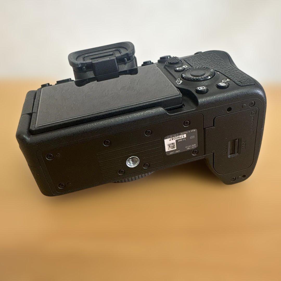 SONY α7 IV ミラーレス一眼カメラ(超美品)
