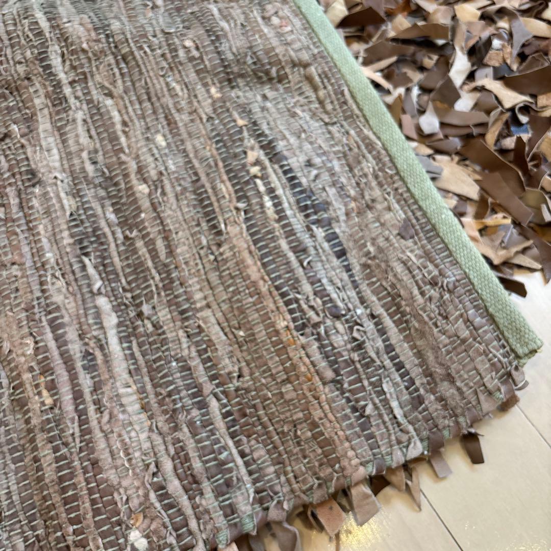 お値下げしました＊メンズライクインテリアに＊インダストリアルリサイクルレザーラグ