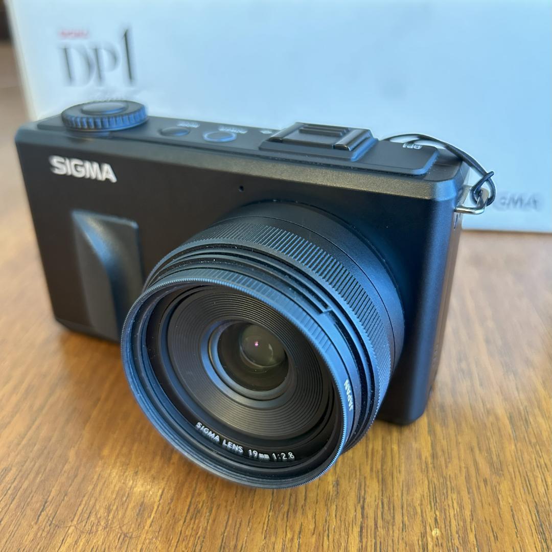 【乾燥剤】SIGMA DP1 merrill バッテリー3個付き　元箱有り