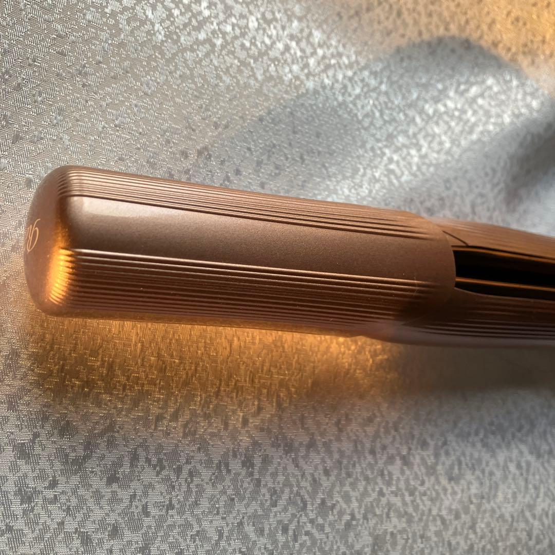 リファ　コードレスヘアアイロン　ブランド小物