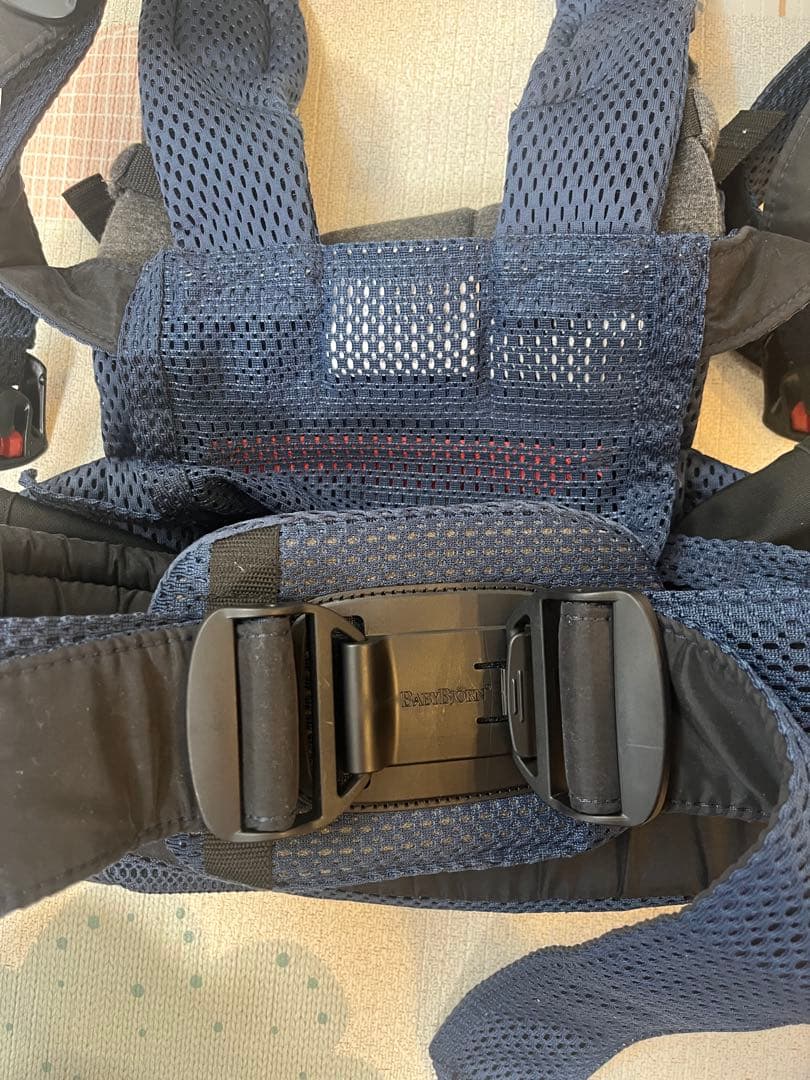 ベビービョルン 抱っこ紐 メッシュ ネイビー（2025年7月購入）