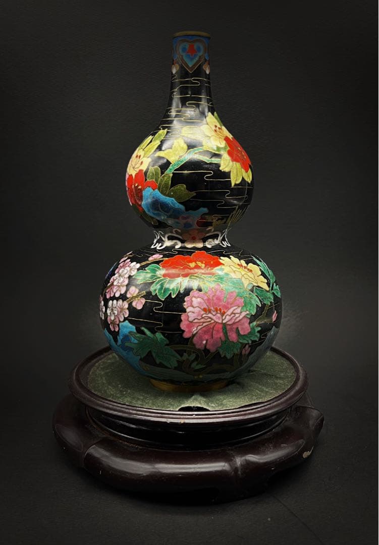 中國美術 古玩 景泰蓝 七宝焼　黒地花鳥蝶々紋様瓢箪　花器 京法造