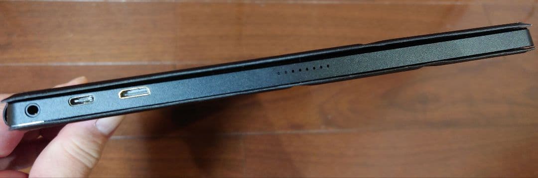 モバイルブルモニター　１５．６インチ