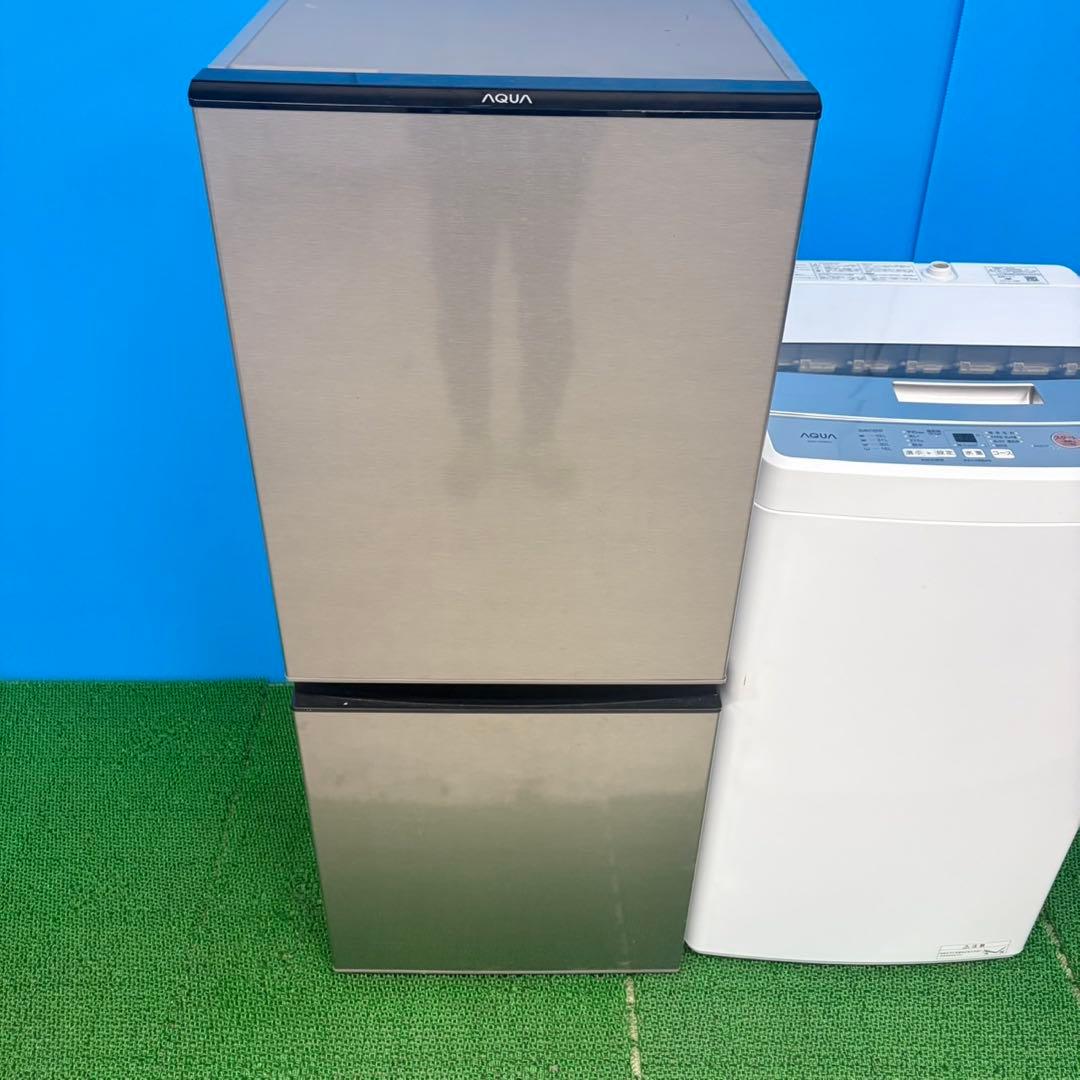 696 冷蔵庫　洗濯機　２点セット　小型　一人暮らし　右開き　2ドア　極美品