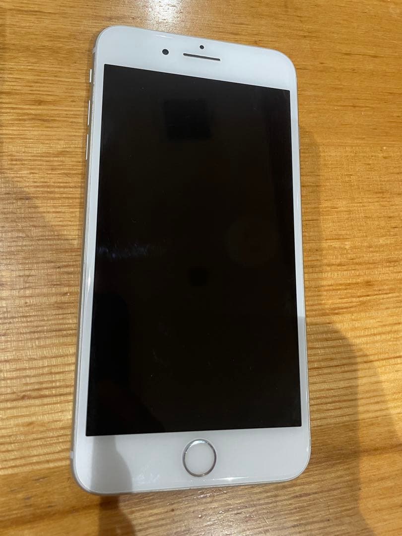 Apple iPhone 8 Plus シルバー