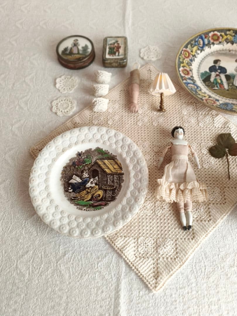 * antique plate ୨୧* フラワーレリーフ アンティークプレート