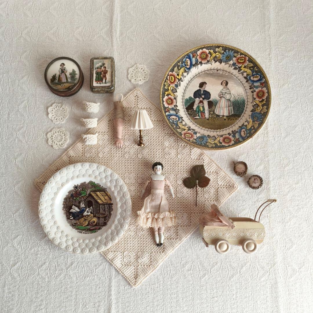 * antique plate ୨୧* フラワーレリーフ アンティークプレート