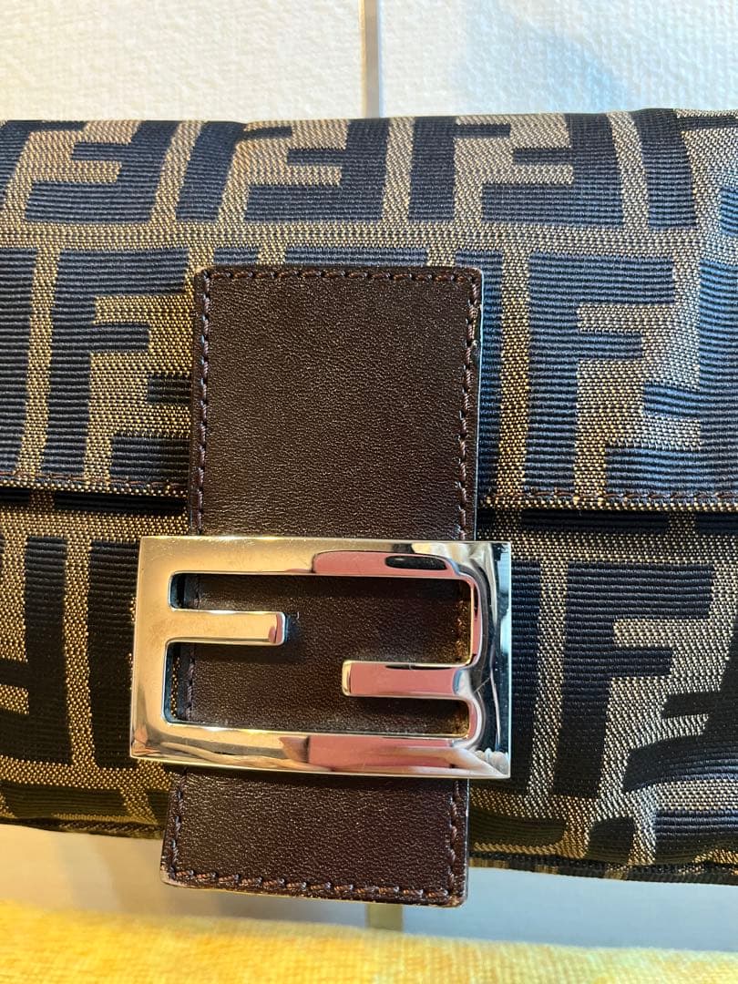 美品　FENDI　マンマバゲット　ズッカ　ブラウン　ワンショルダー　保存袋付