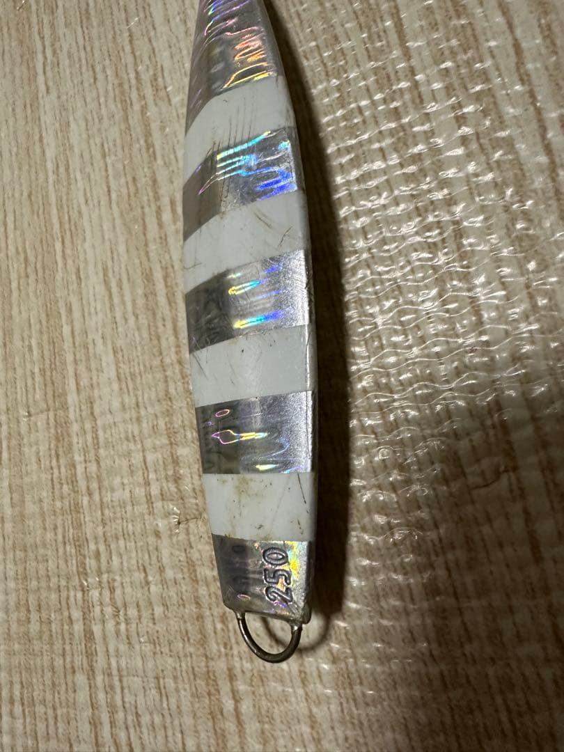 スロースキップ、メタルジグ、ルアー