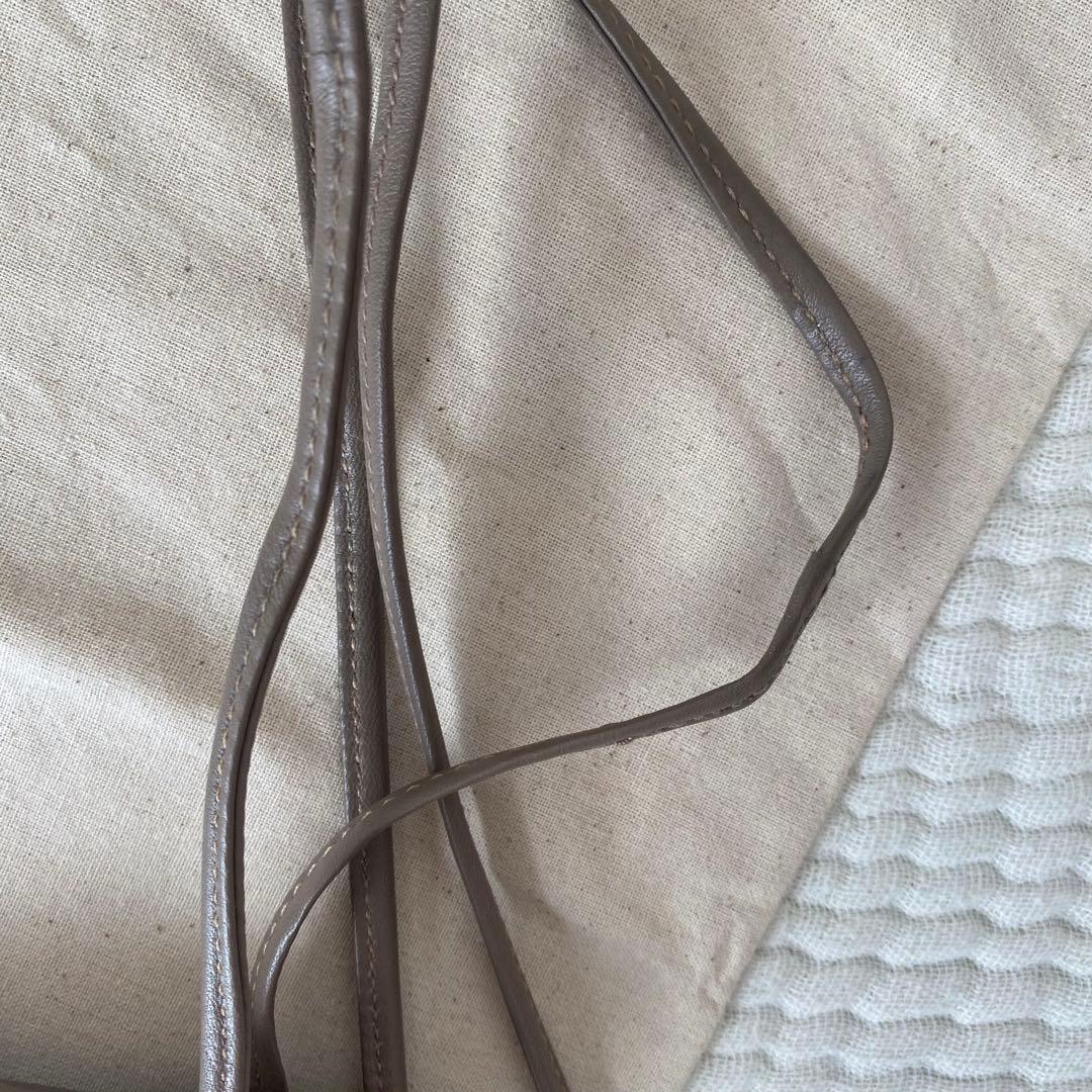 お値下げ中　イルビゾンテ　レザーショルダーバッグ ベージュと黒