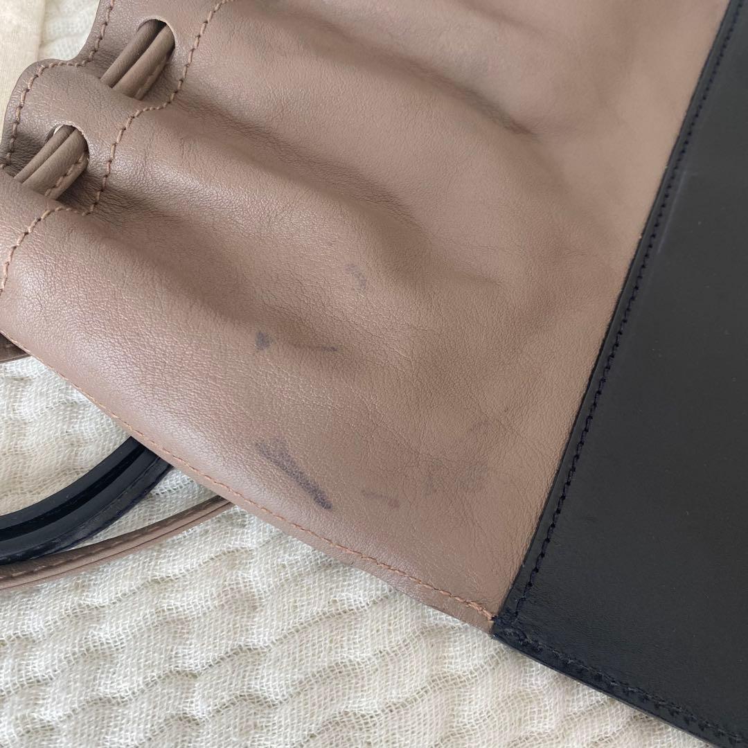 お値下げ中　イルビゾンテ　レザーショルダーバッグ ベージュと黒