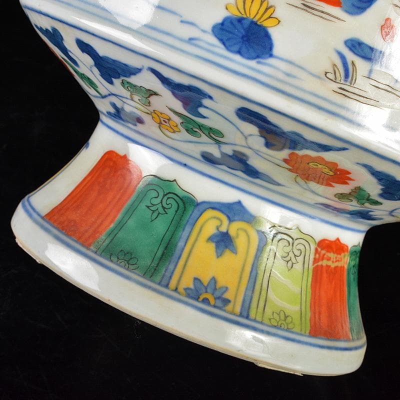 中国　大明成化年製　五彩　蓮池水鳥文瓶　V　R7087B