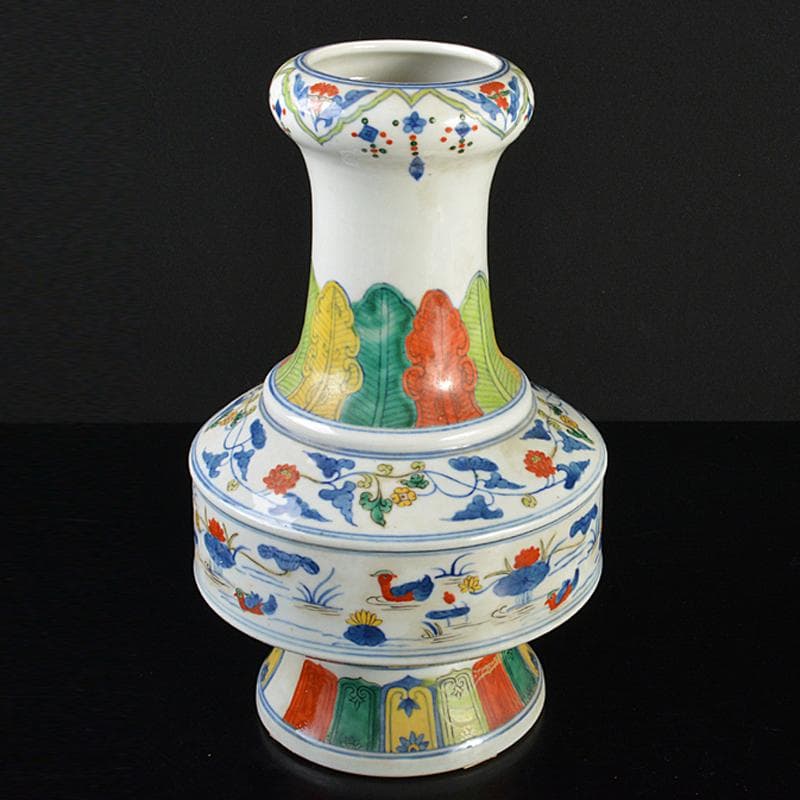 中国　大明成化年製　五彩　蓮池水鳥文瓶　V　R7087B