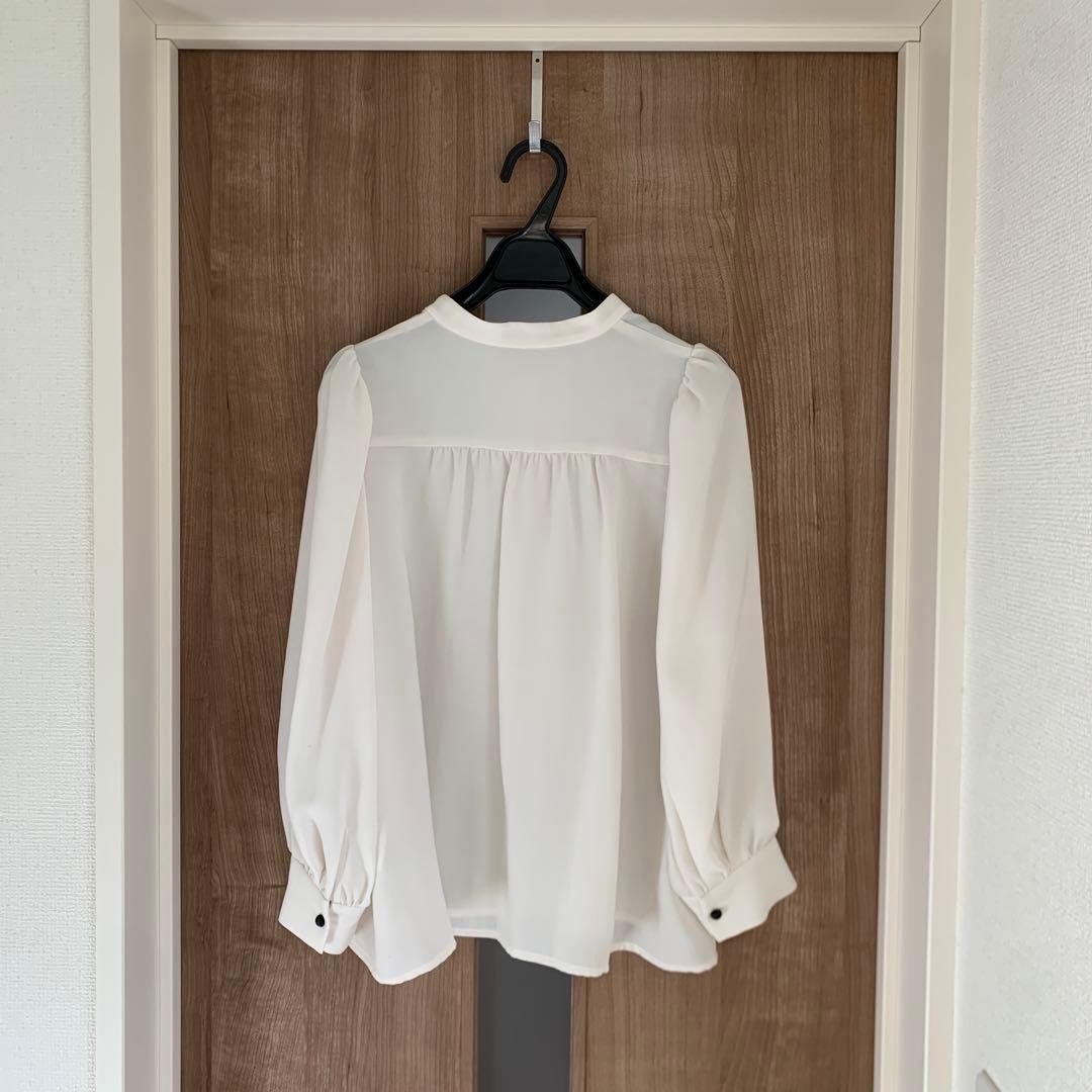 ラブティックボンボン★スカラップ刺繍ブラウス