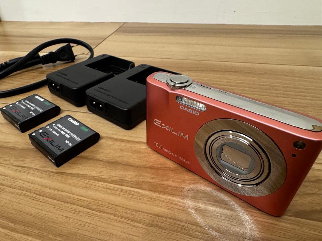 CASIO EXILIM 10.1メガピクセル コンパクトデジタルカメラ