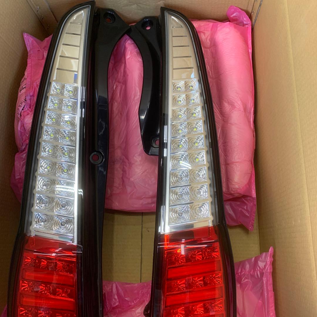 la100s クリスタルアイLEDテールランプ　新品同様品