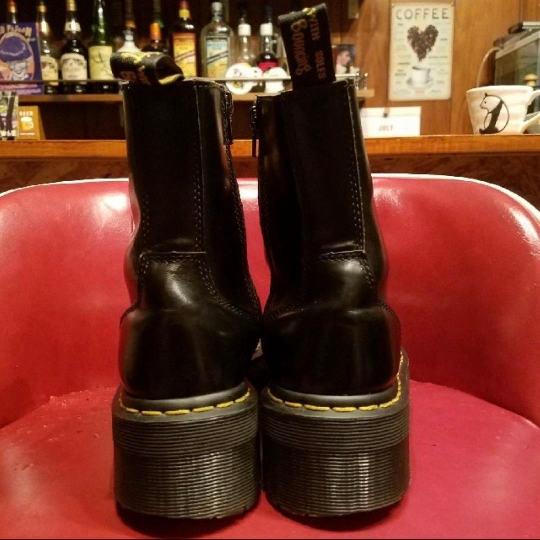 ドクターマーチン　厚底8ホール