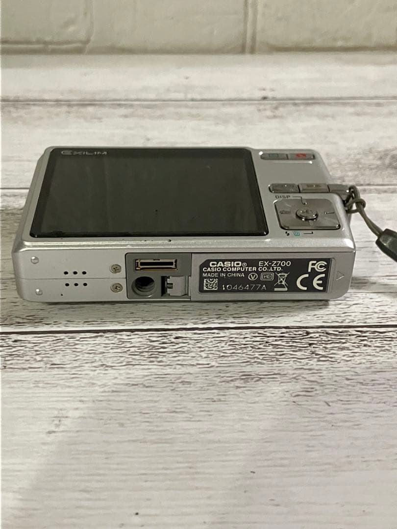 CASIO EXILIM EX-Z700コンパクトデジタルカメラ