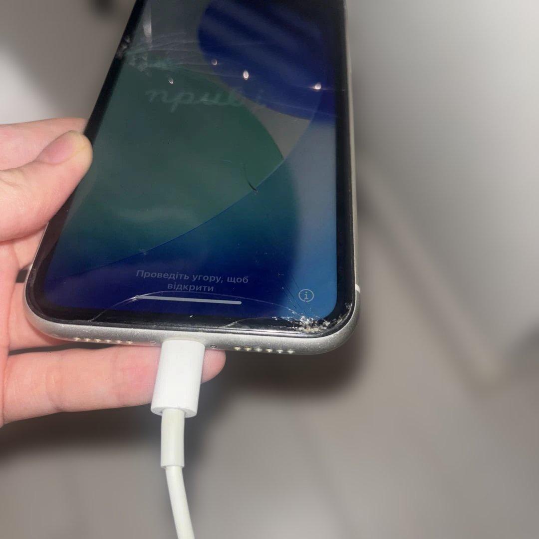 IPhone11 画面傷あり　64GB 71%バッテリー