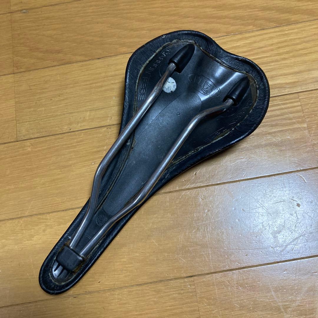 Selle Italia ブラックサドル レザー製　セライタリア　カーボンサドル