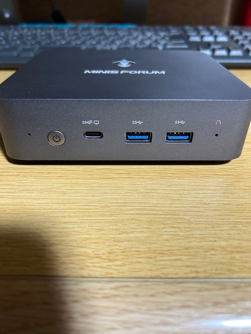 MINISFORUM UN305 Core i3-N305搭載　ミニPC