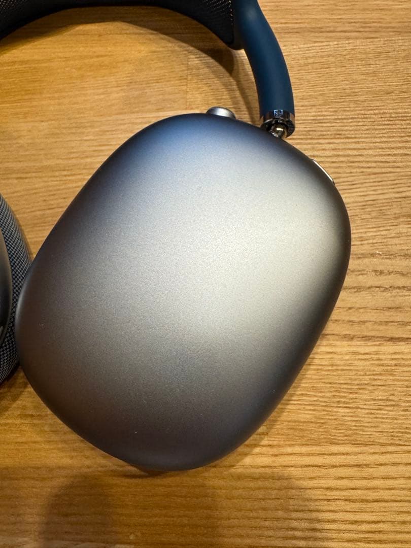 AirPods max ブルー
