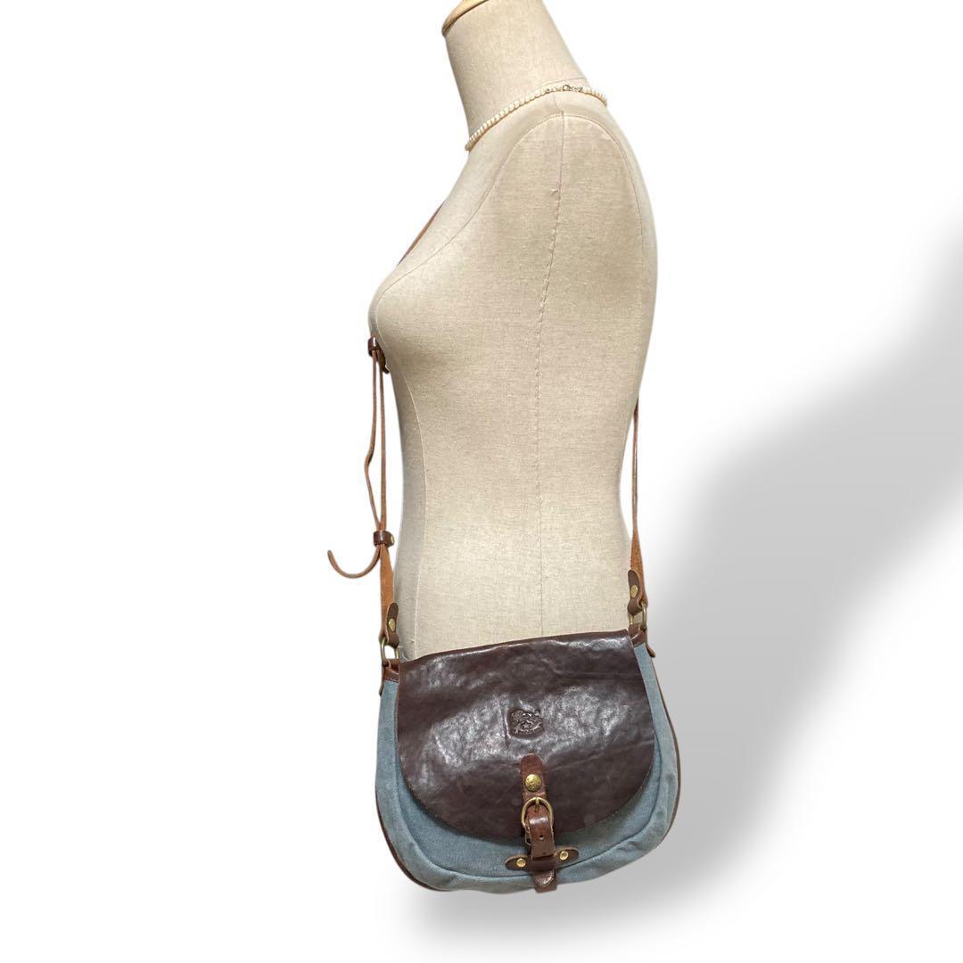 【ヴィンテージ】イルビゾンテ　ショルダーバッグ　サコッシュ　レザー　ロゴ型押し