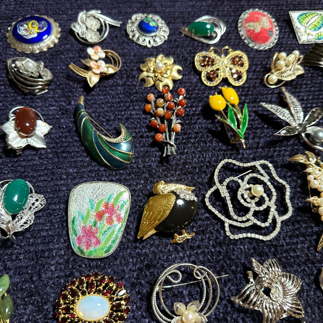 【vintage】ブローチセット 多様なデザイン　130点以上