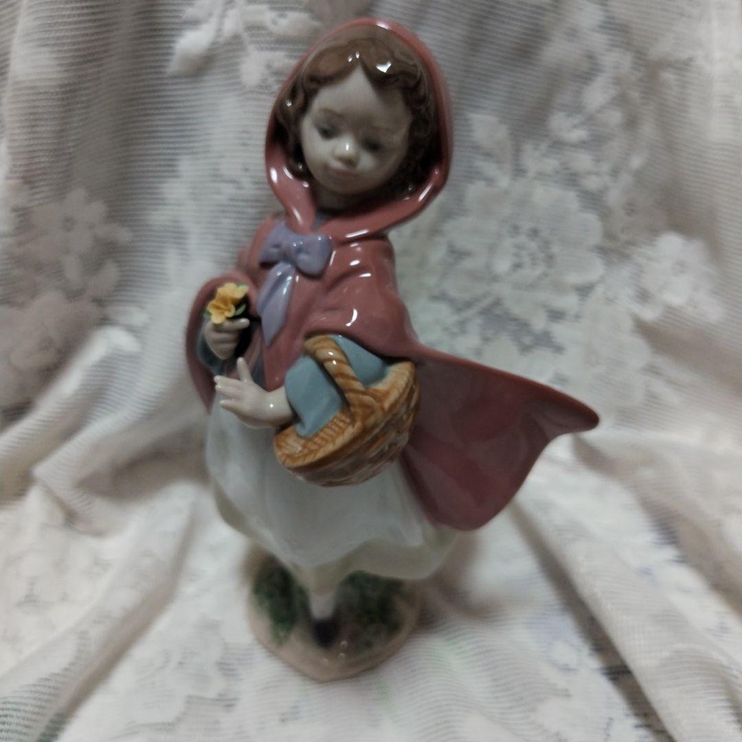 リヤドロ1008500 赤ずきん