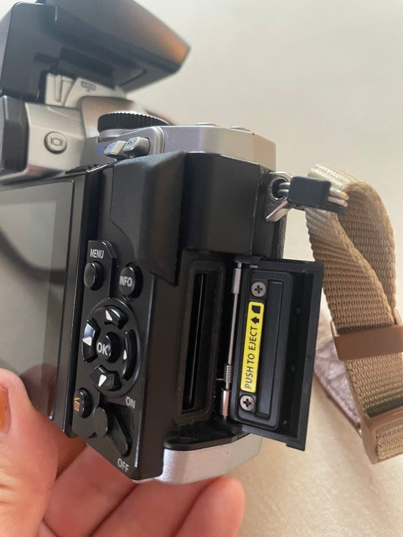 Olympus OM-D E-M5ミラーレスカメラ　ジャンク