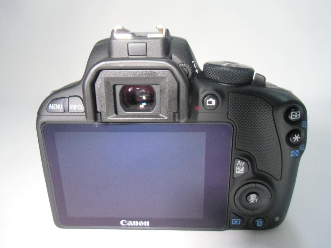 Canon EOS Kiss X7 レンズ付き　B034