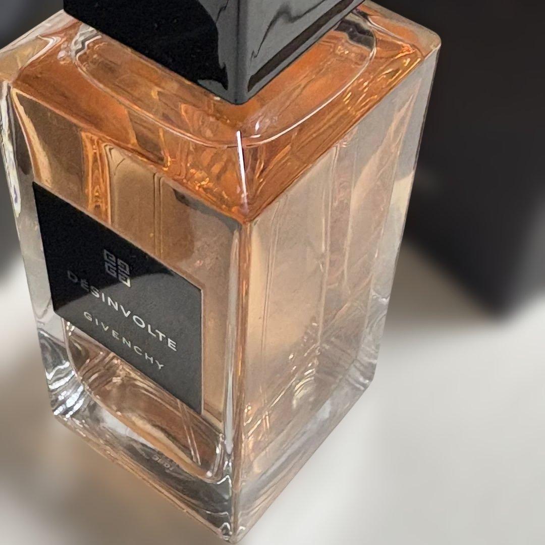 ジバンシー　香水　デザンヴォルト