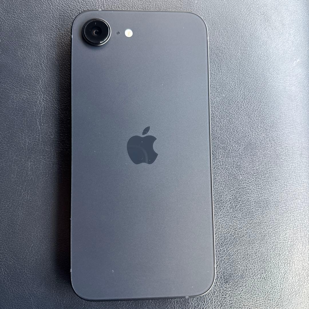 未使用品同等　iPhone 16eブラック 本体 128g iPhone16e