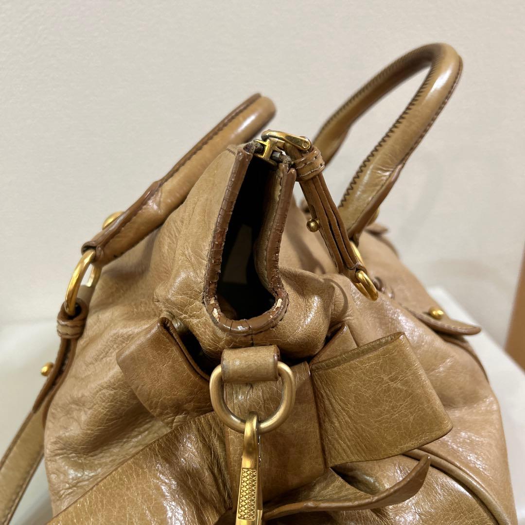 MIU MIU ベージュ　ショルダーバッグ　ヴィッテロルクス　ミュウミュウ