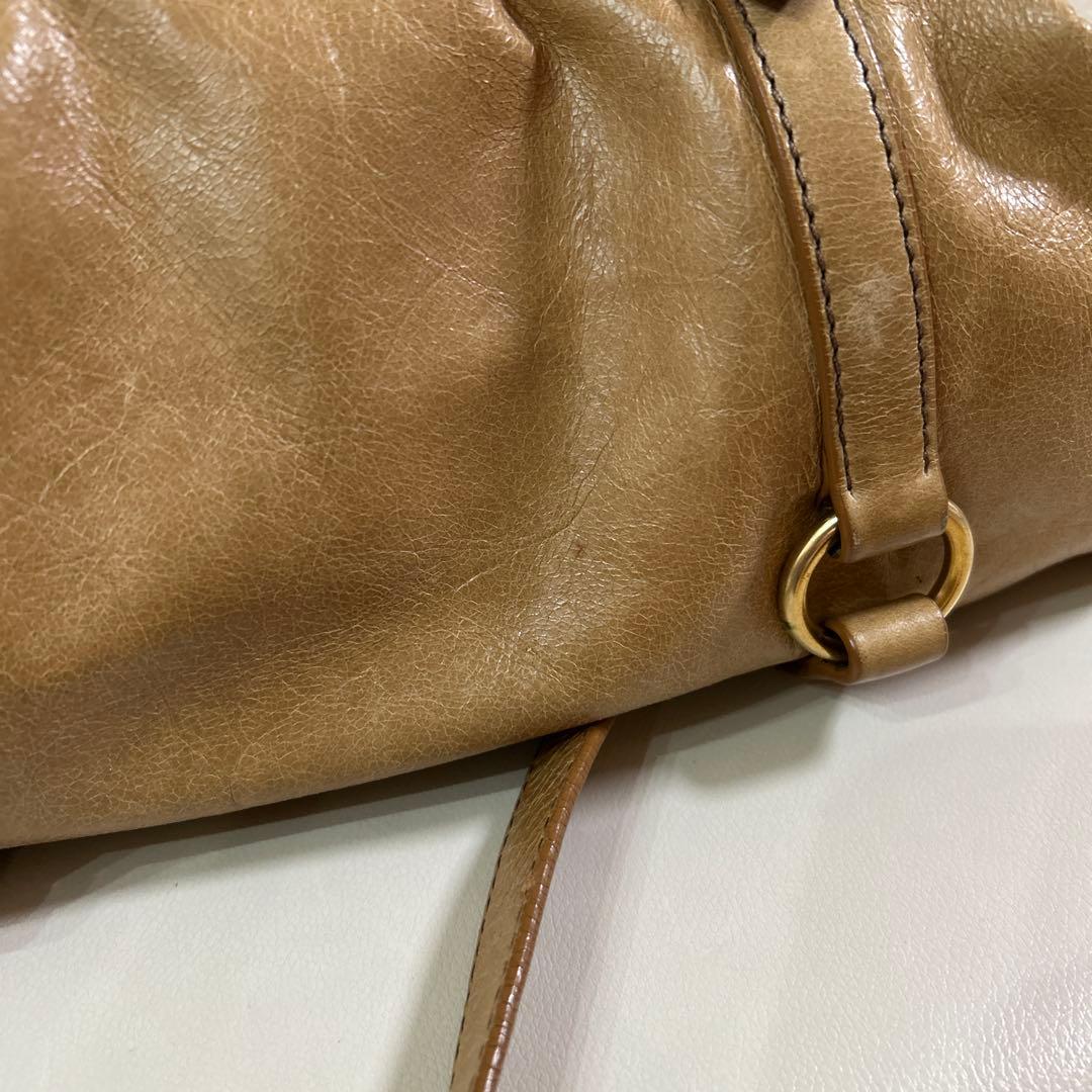 MIU MIU ベージュ　ショルダーバッグ　ヴィッテロルクス　ミュウミュウ