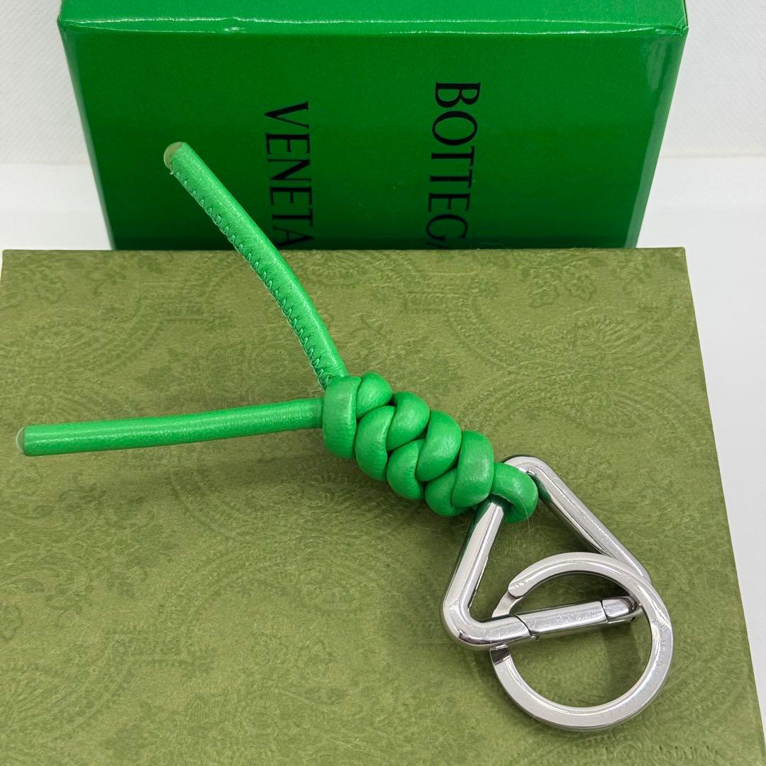 ボッテガヴェネタ トライアングル キーリング パラキート 090312