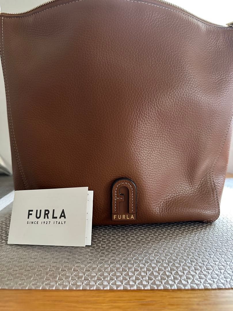 FURLA ブラウンレザー ショルダーバッグ