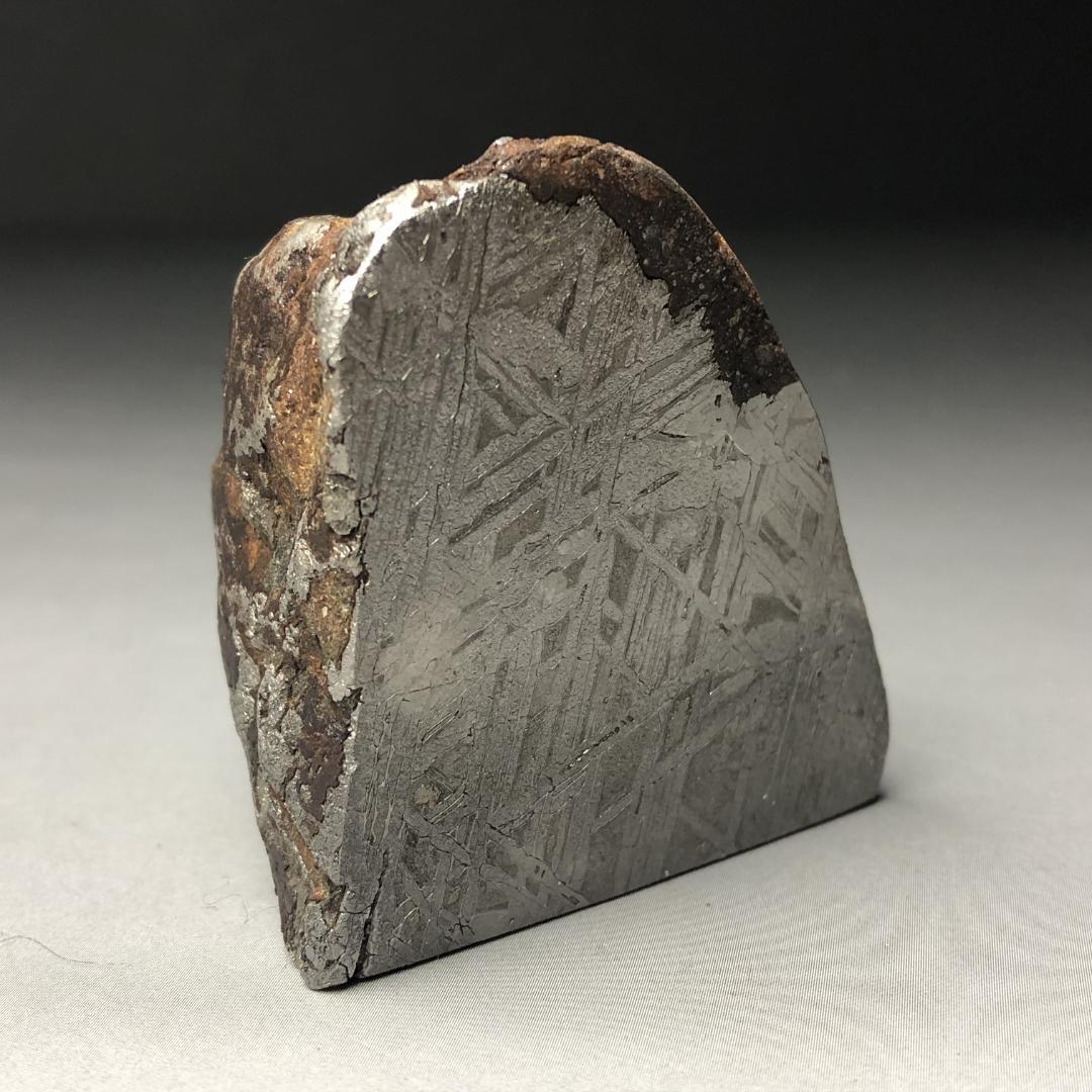 アルタイ隕石　 鉄隕石　エンドカット　高品質　原石 　重さ約278ｇ
