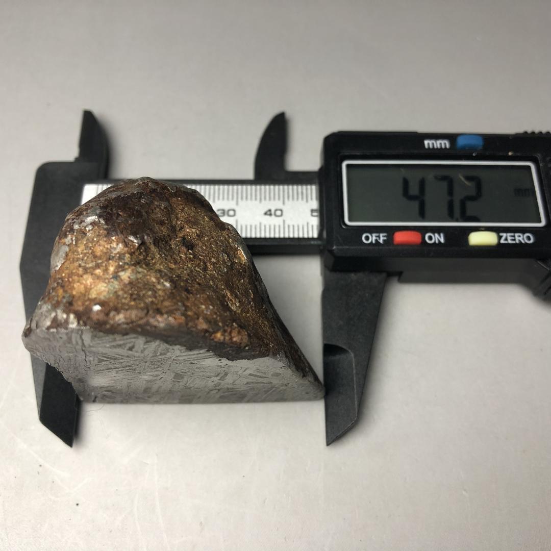 アルタイ隕石　 鉄隕石　エンドカット　高品質　原石 　重さ約278ｇ