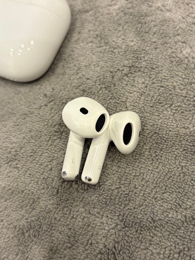 AirPods本体 ホワイト 充電ケース付き