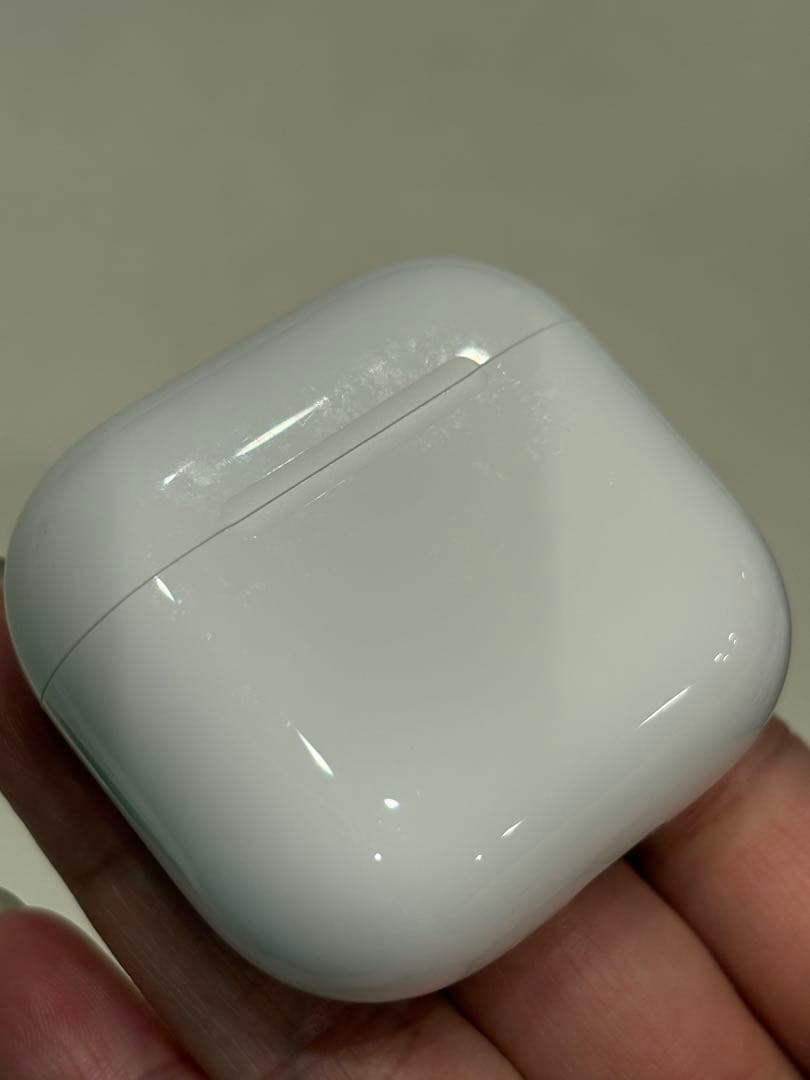 AirPods本体 ホワイト 充電ケース付き