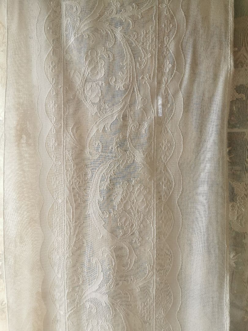 アンティーク マドラスレース アールヌーヴォーの花紋 細長いカーテンパネルクロス