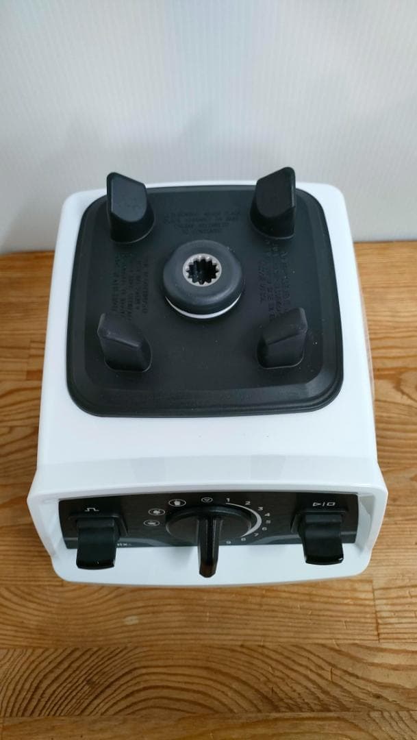 【未使用に近い】バイタミックス E520　保証書あり　ホワイト　1618