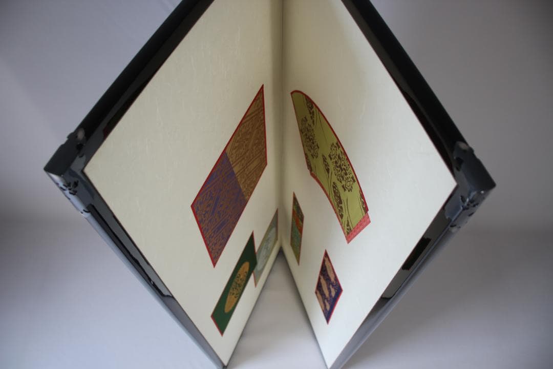 二曲屏風 一点物｜着物・帯地端裂リメイク｜和モダン 和室インテリア