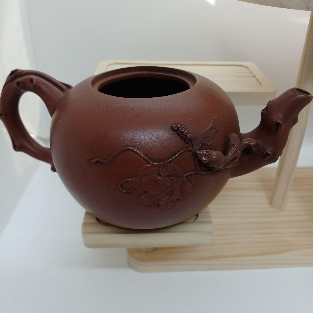 中国宜興　朱泥　葡萄栗鼠　急須　紫砂壺　茶壺　在銘　煎茶道具