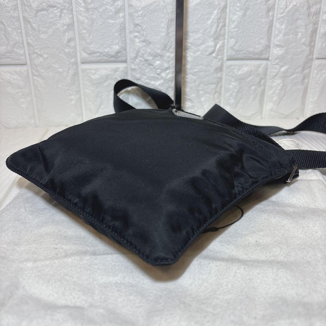 【美品】 PRADA 三角ロゴ ナイロン ショルダーバッグ サコッシュ ブラック