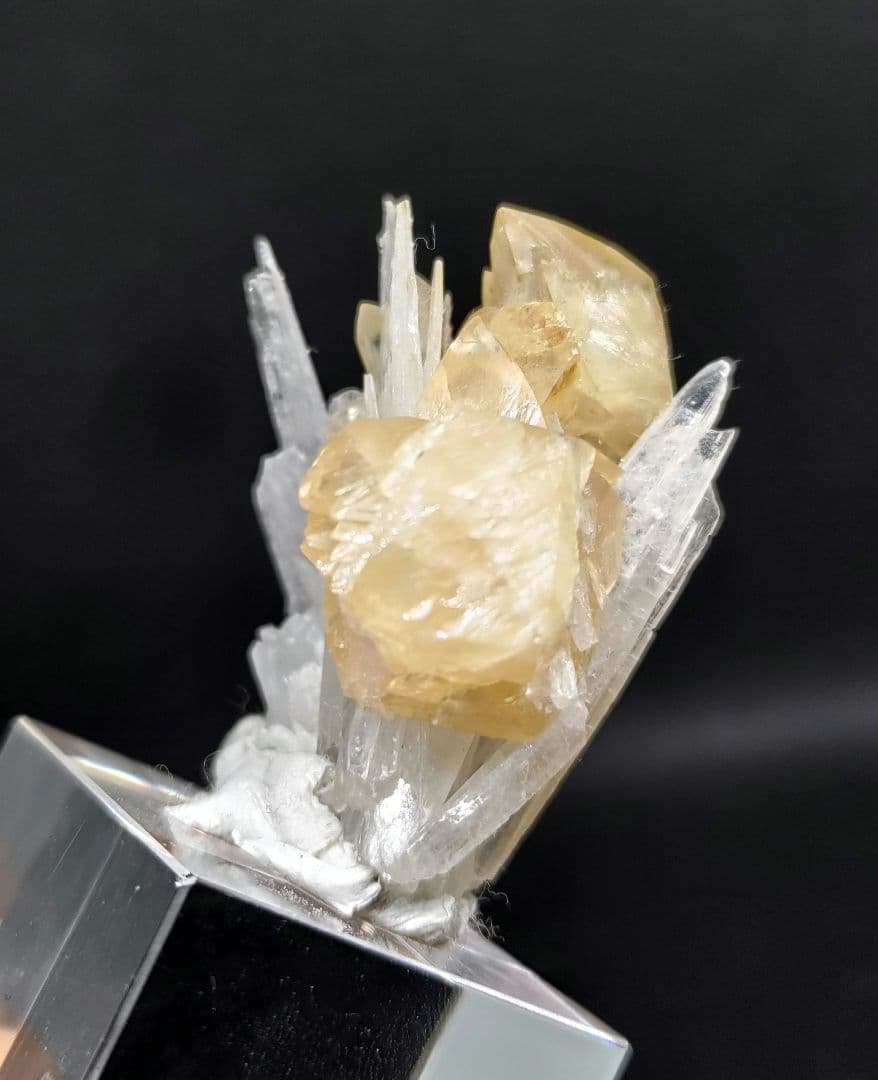 カルサイト セレスタイト 共生 鉱石 鉱物 ミネラル 標本 原石 母岩付き