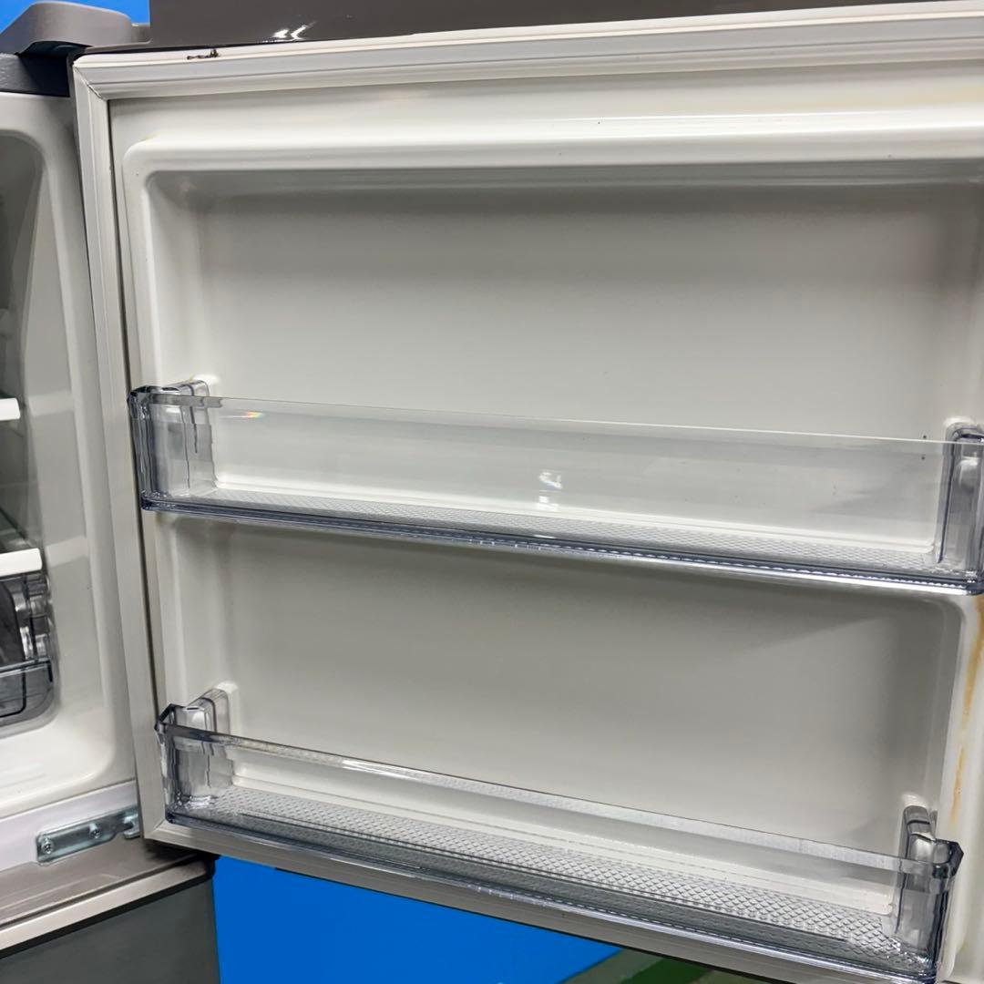 565 パナソニック　中型　冷蔵庫　200L強　1〜5人暮らし用 小型　右開き