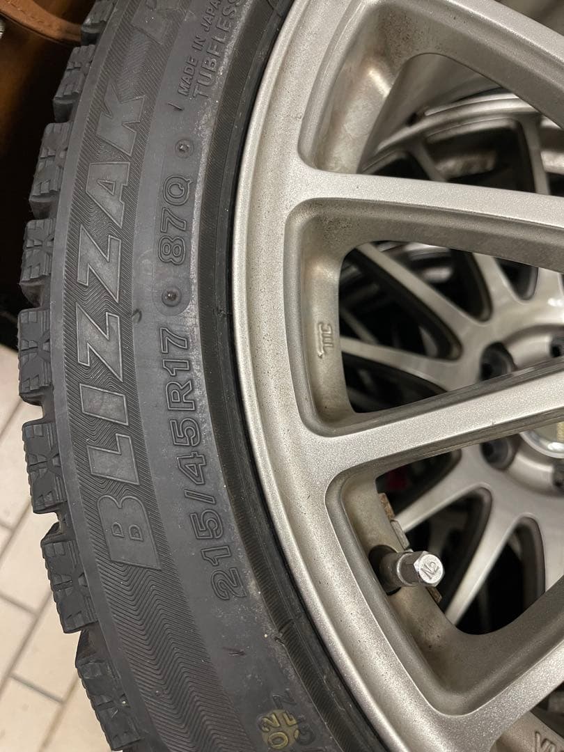 「ドマキ」様　スタッドレスタイヤ&ホイール 4本215/45R17 87Q エコ