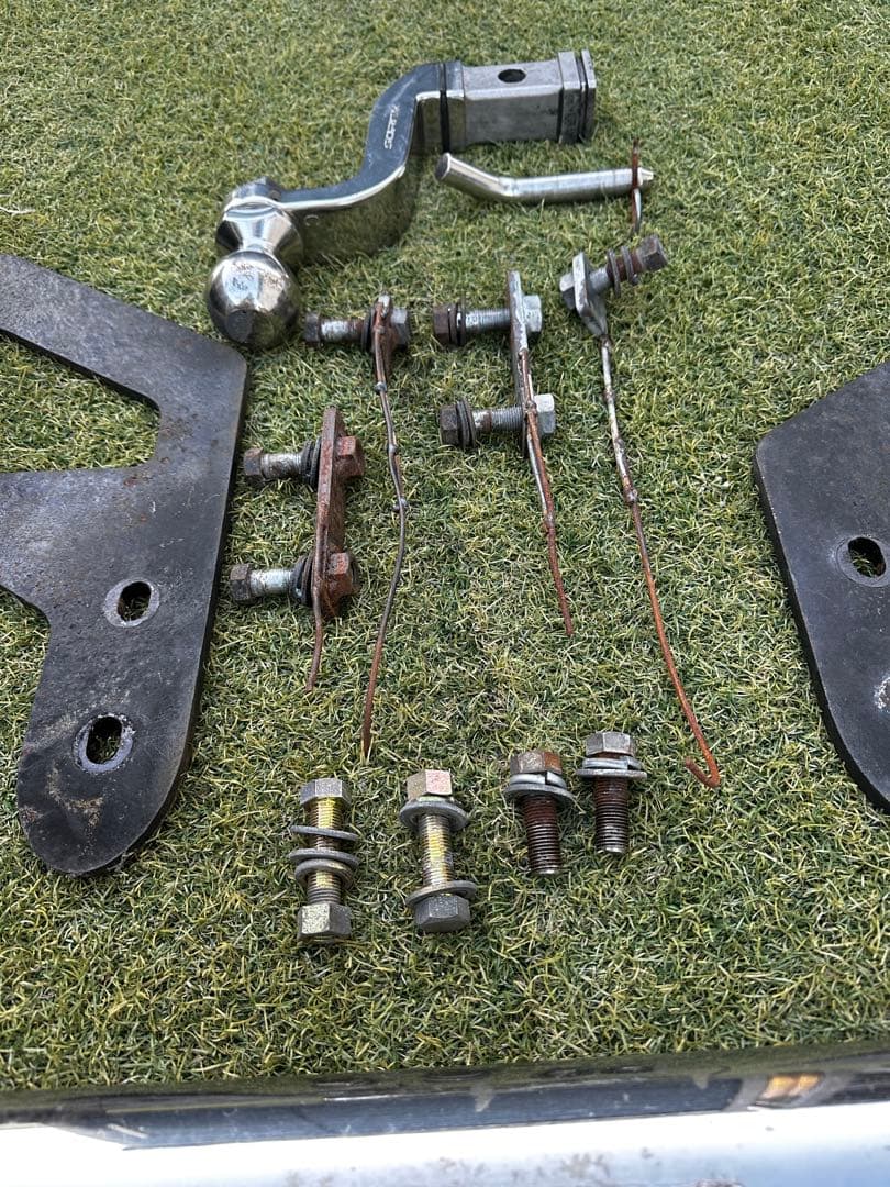 20系アルヴェルSOREX トレーラー用ヒッチ メンバー取り付け金具付き